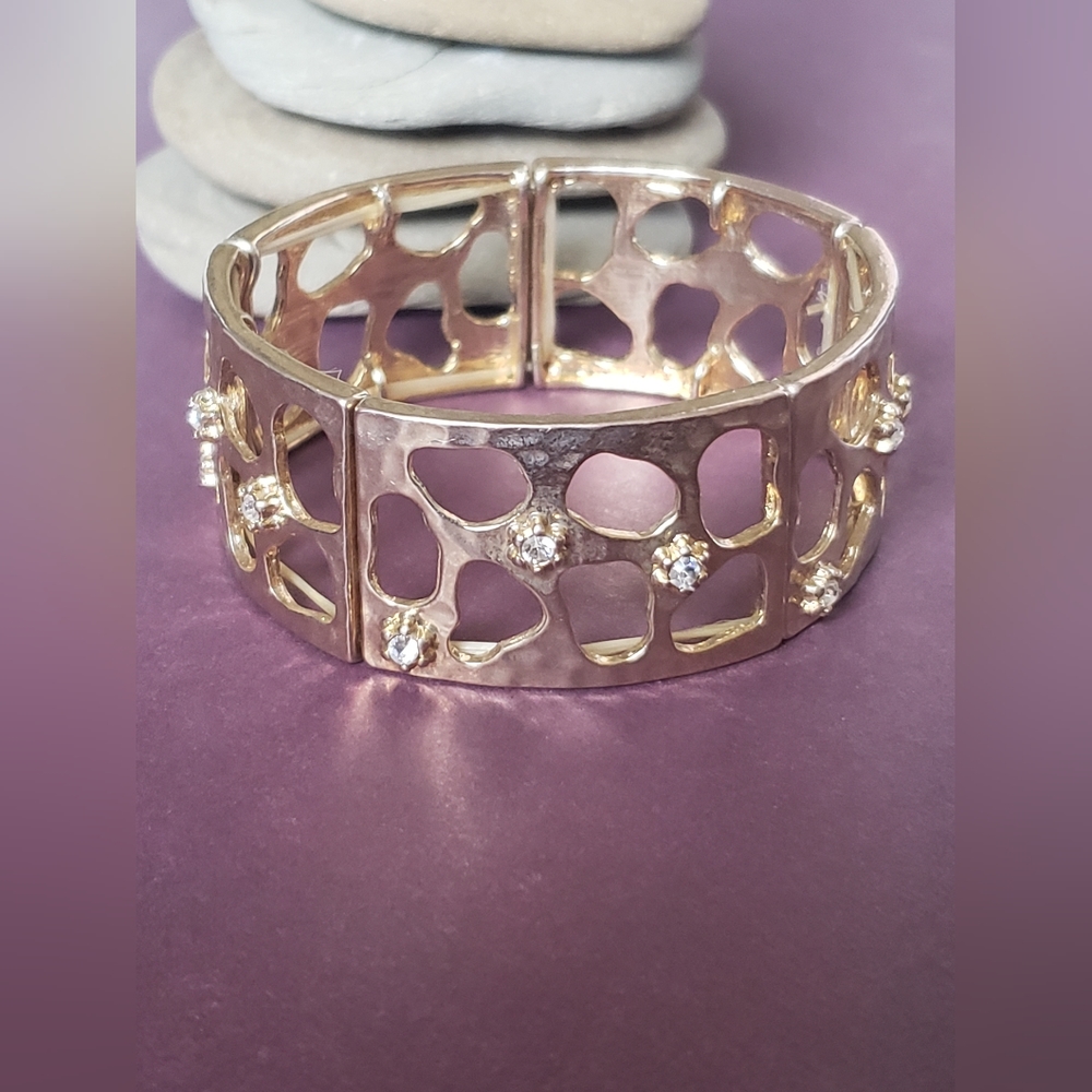 😍 Gorg Goldtone Stretch Bracelet
